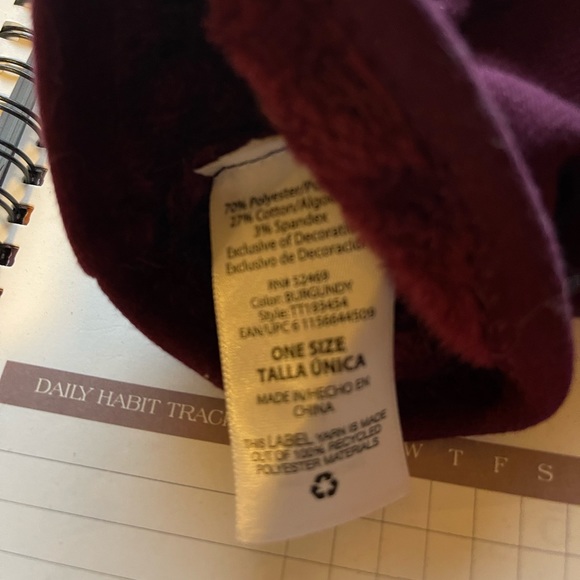 NWT Womens Tech Touch Burgundy Quilted Fleece Gloves - Picture 5 of 5